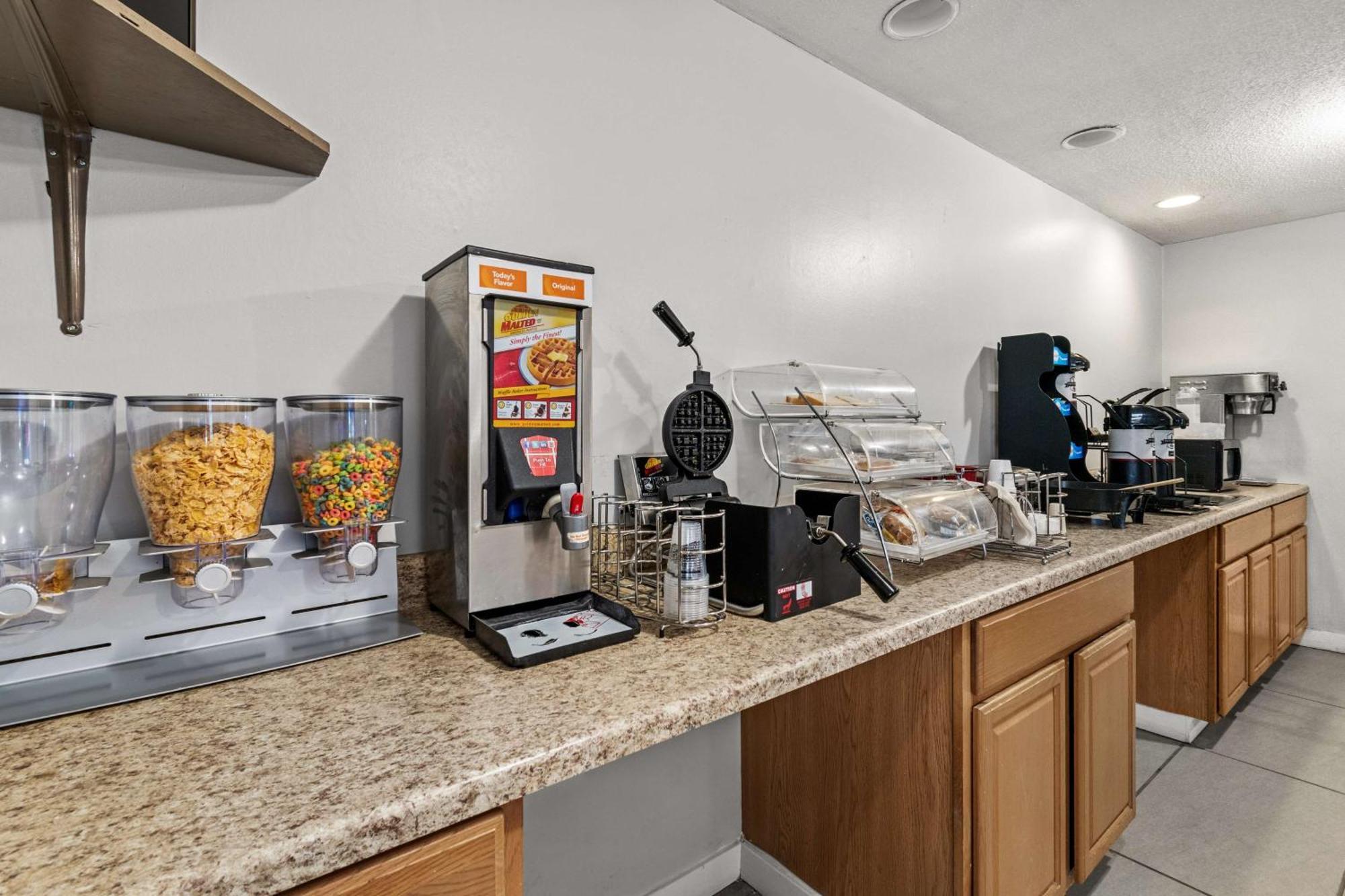 Americas Best Value Inn Карлайл Екстериор снимка