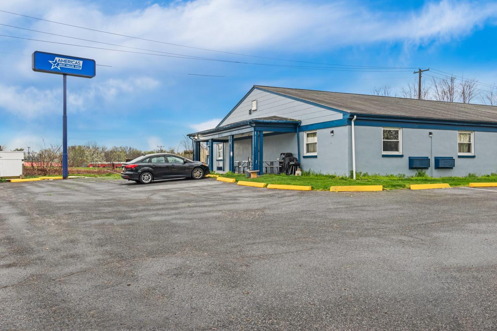 Americas Best Value Inn Карлайл Екстериор снимка