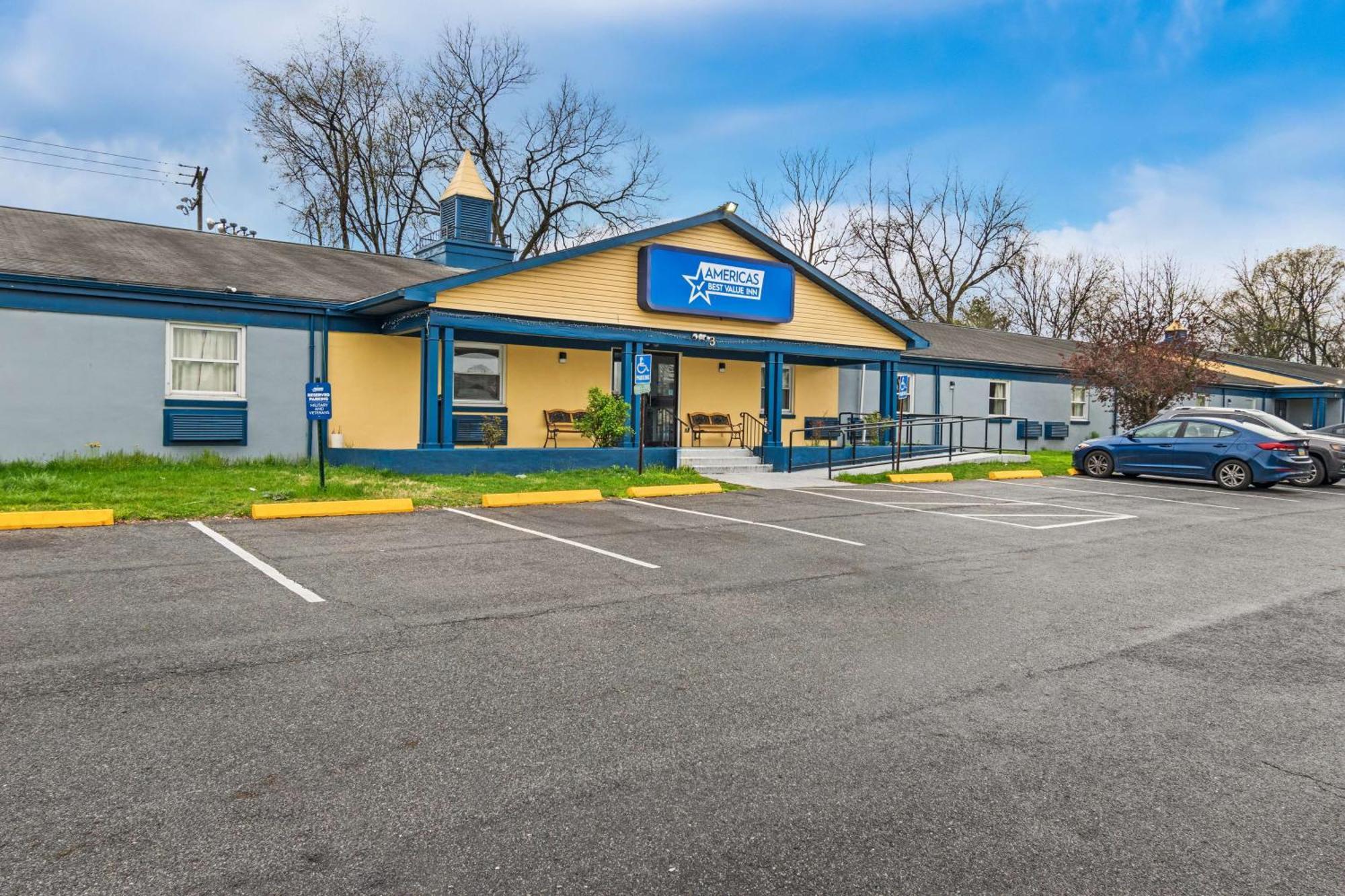 Americas Best Value Inn Карлайл Екстериор снимка